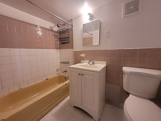 5th image of 3900 Harper Ave #26B