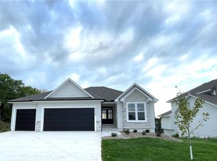 3218 SW Enoch St, Lees Summit, MO 64082