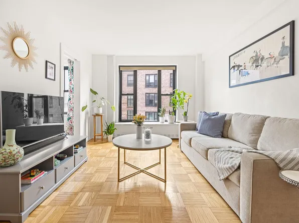 345 Clinton Ave APT 10H, Brooklyn, NY 11238