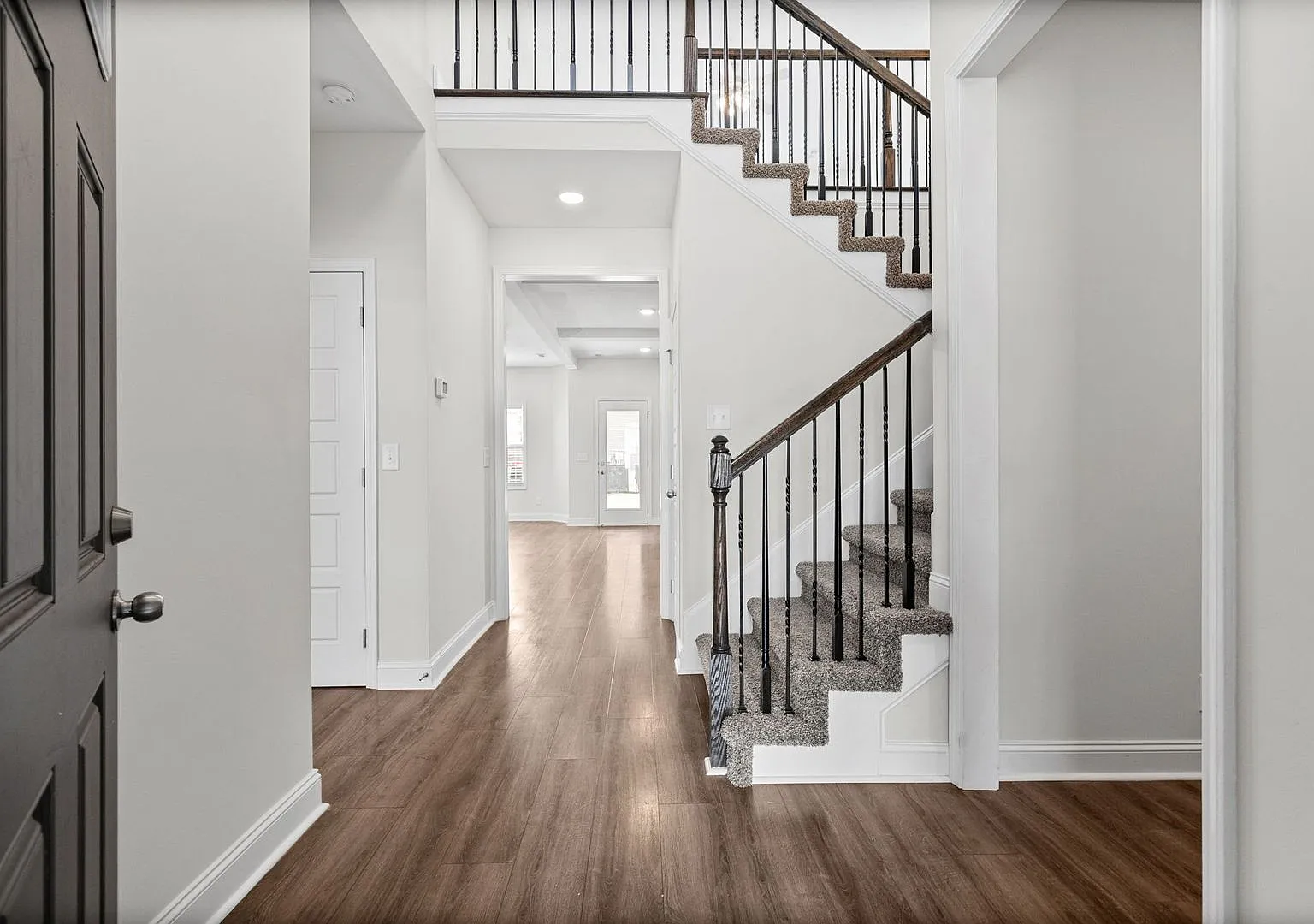 Pet Friendly Four Bedroom with Bonus! — Photo 4