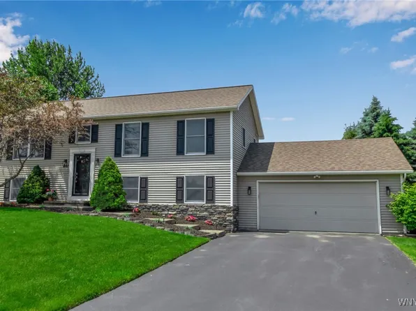 6167 Trillium Trl, Ontario, NY 14519