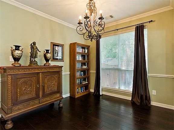 5th image of 2605 Plantation Dr