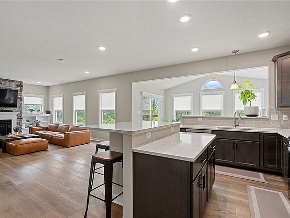 3rd image of 5052 Chalfant Ln