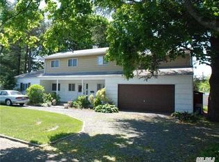 80 Irene St, Lindenhurst, NY 11757