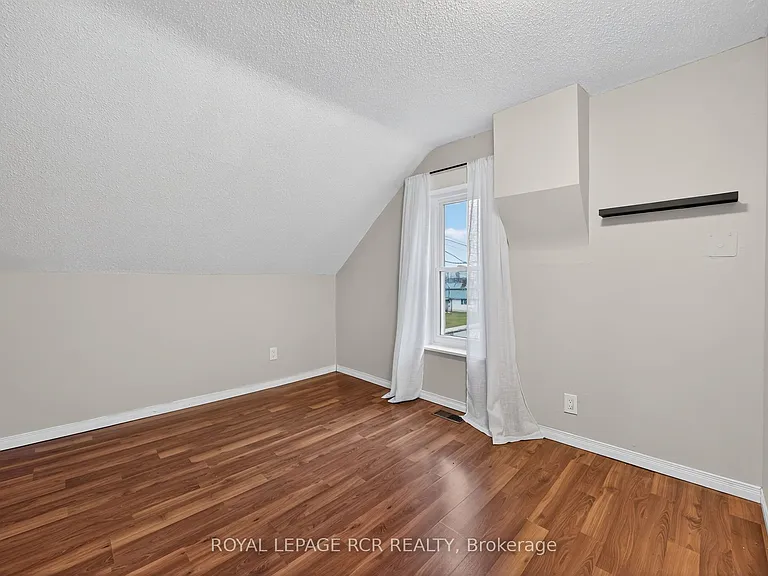 170 Young St — Photo 18