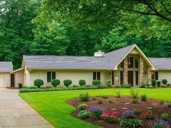 215 Mayfield Cir, Alpharetta, GA 30009