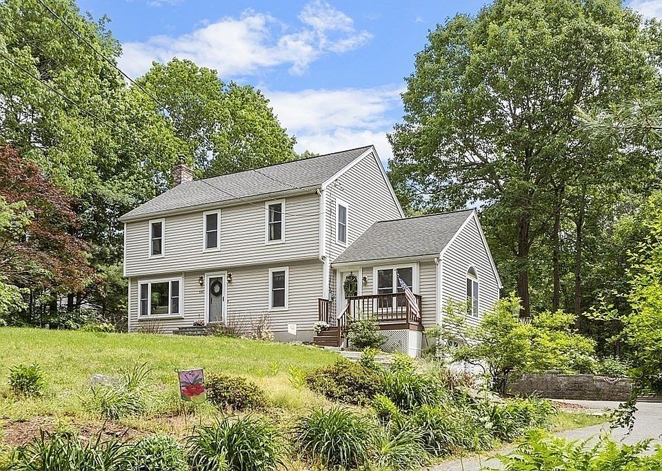 646 Wachusett St, Leominster, MA 01453 MLS 73127555 Zillow
