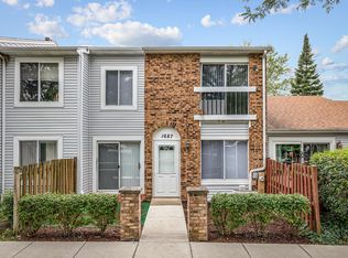 1687 Islandview Ct, Hoffman Estates, IL 60169