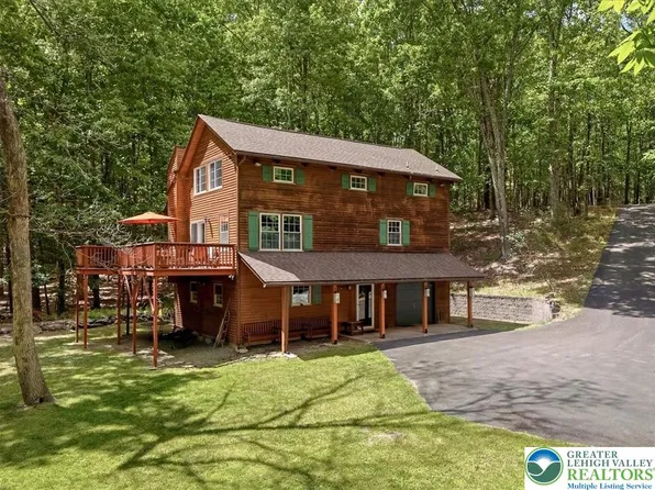111 View Ct, East Stroudsburg, PA 18302