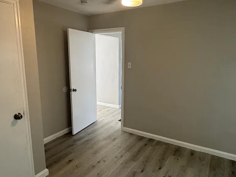 60 Chateau Dr — Photo 6