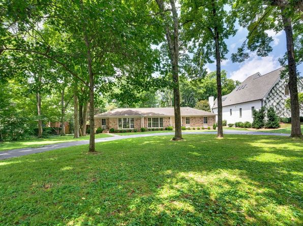 703 Woodleigh Dr
