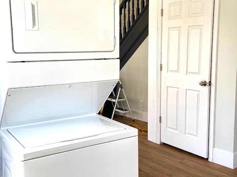 471 Carey Ave #1 — Photo 4
