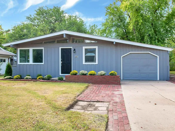 815 E 5th St, Newton, KS 67114