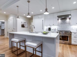 6900 Fleetwood Rd #204, McLean, VA 22101