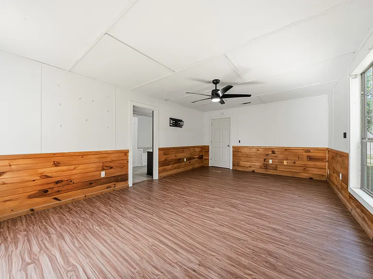 700 Harrel Ave — Photo 16