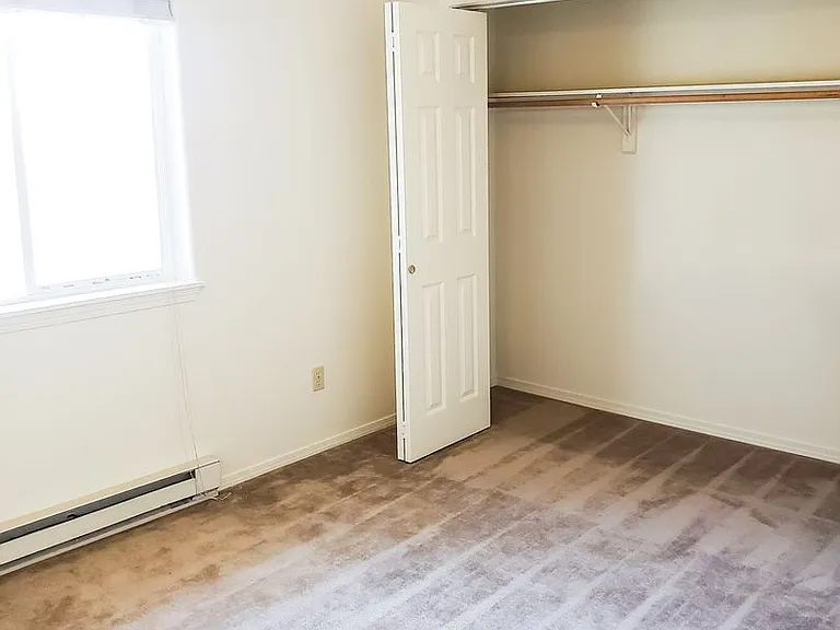 1038 W C St — Photo 7