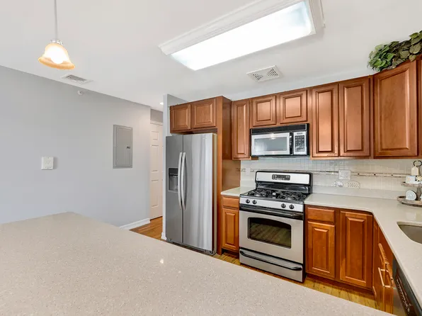 102-20 Rockaway Beach Boulevard image 13 of 32