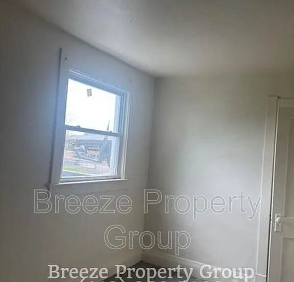 228 Langdon St — Photo 15