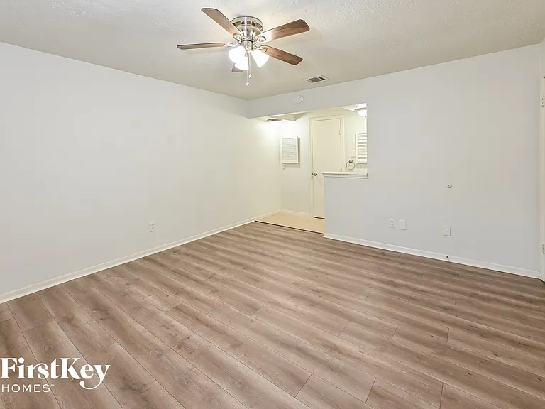 7207 Foxwick Ln — Photo 9