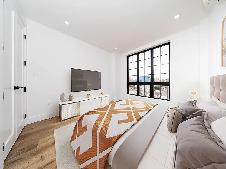 311 Franklin Ave #2A — Photo 5