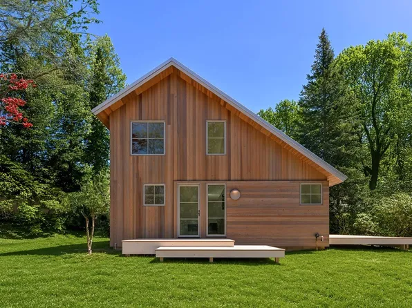 165 Roses Grove Rd, Water Mill, NY 11976