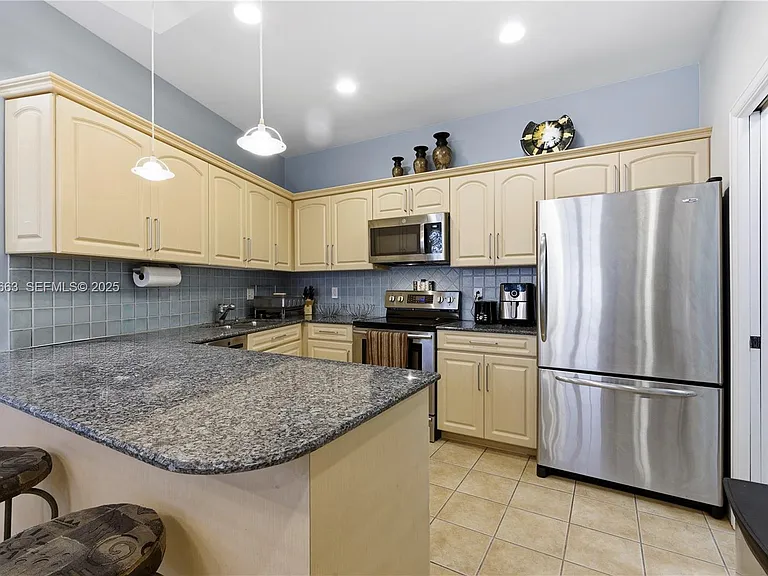 2607 Holy Cross Ln — Photo 17