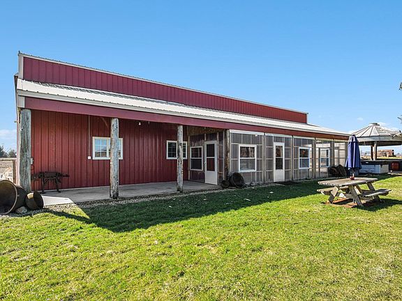 2nd image of 10647 Hawthorn Rd