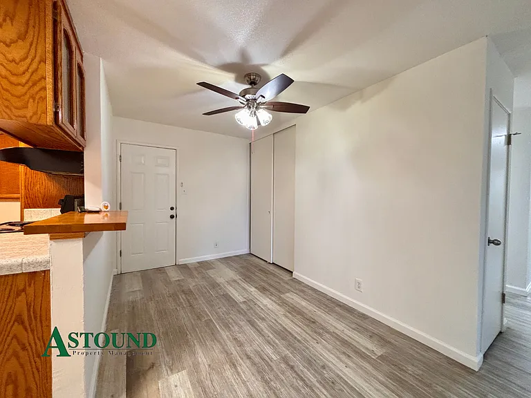2627 Prestwick Ave — Photo 5