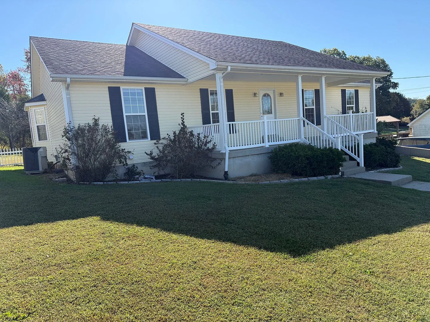 364 School Side Dr — Photo 1