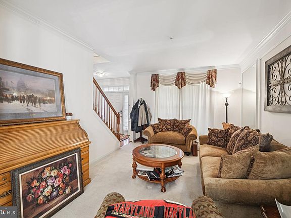 3rd image of 10019 Graystone Dr