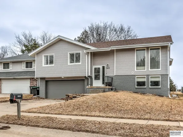 11613 Rambleridge Rd, Omaha, NE 68164