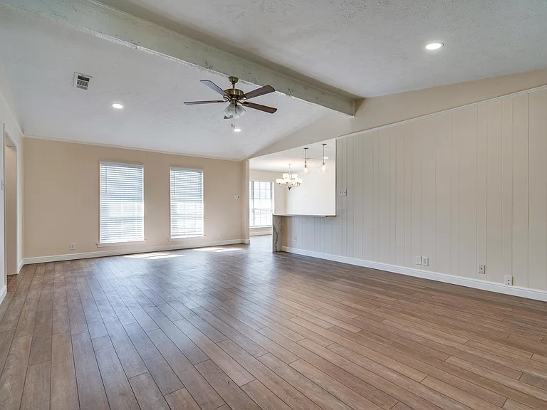 1619 Chisolm Trl — Photo 28