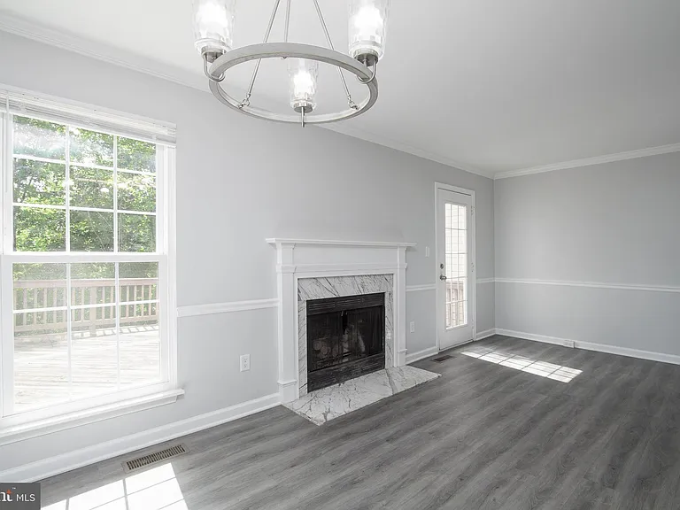 309 Bentley Ct — Photo 7