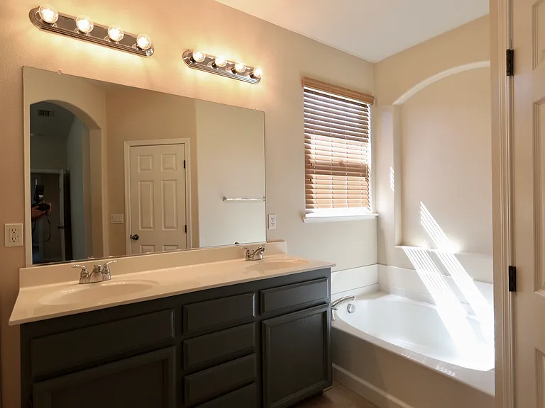 1908 Terracina Cir — Photo 20
