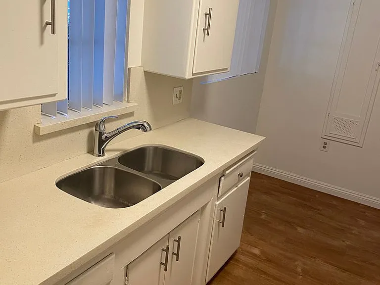 f7124 — Photo 11