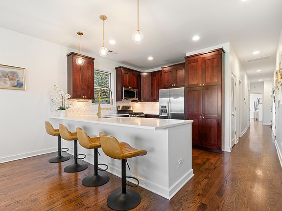 4th image of 1425 W Grand Ave #3E