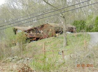 245 Green Hollow Rd, Moosup, CT 06354