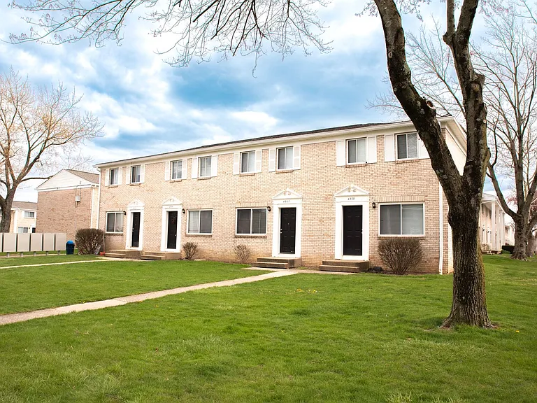 Townhomes at Weston — Photo 43