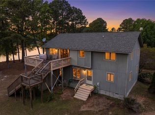 33 Lagrange Ave, Kilmarnock, VA 22482