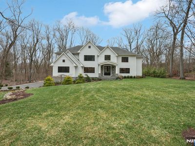 868 Pueblo Dr, Franklin Lakes, NJ, 07417