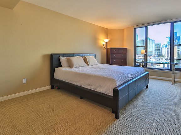 5th image of 500 W Harbor Dr Unit 1111