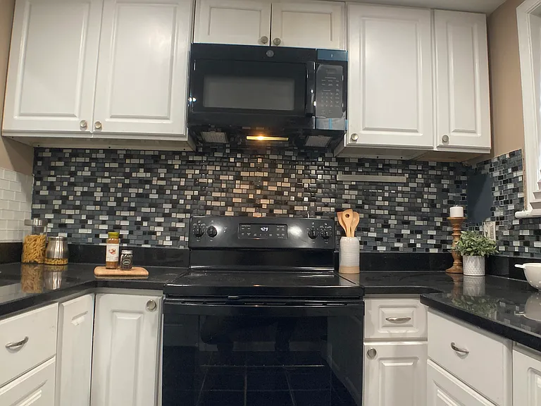 2060 E Orleans St — Photo 7