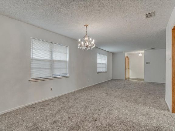 4th image of 3000 Faye Dr