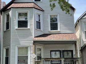 8136 S Exchange Ave, Chicago, IL