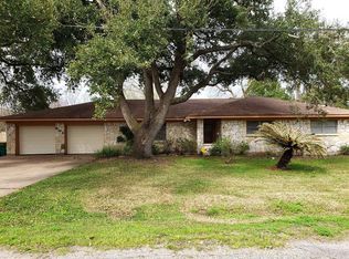 906 Cypress St, La Marque, TX 77568