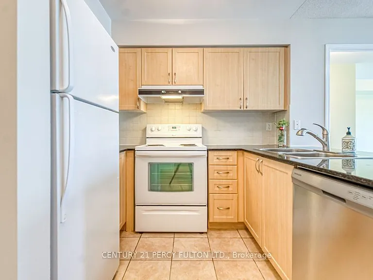55 S Town Centre Blvd #601 — Photo 8