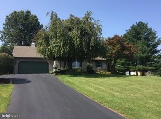 25 Woodcrest Cir, Littlestown, PA 17340