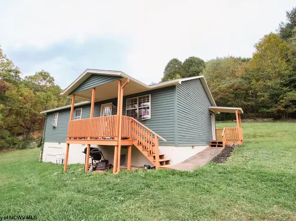 2081 Plum Run Rd, Mannington, WV 26582