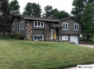 15747 O Cir, Omaha, NE 68135