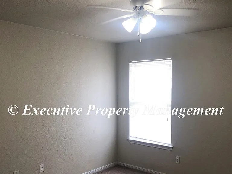 208 Janelle Dr — Photo 9
